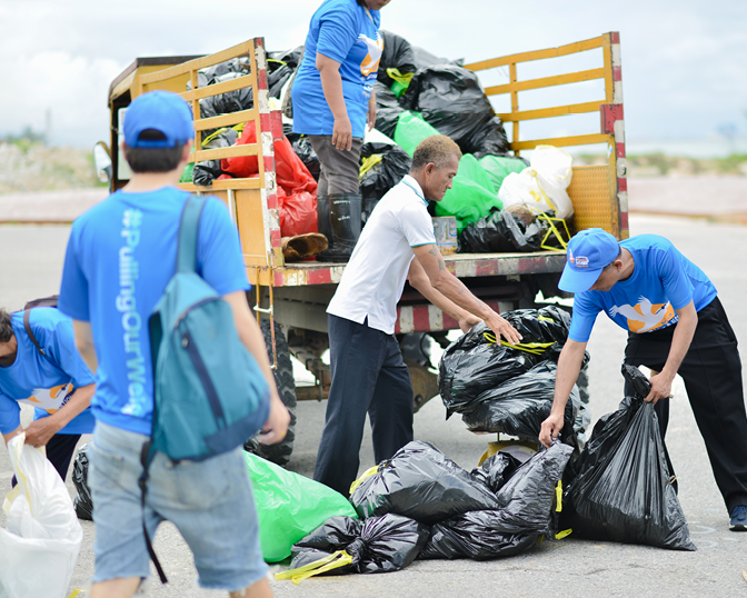 Pulling our weight - Phayun Beach, Thailand